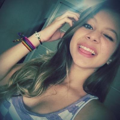 Críticas e elogios são bem vindos, mas se for criticar, antes faça melhor. Instagram: _luusoarees Snap: luuhsoarees