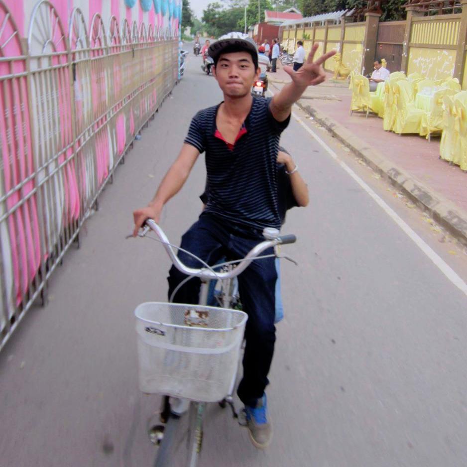 HKAputichai's profile picture. 