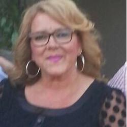 PaulaPefuller's profile picture. 