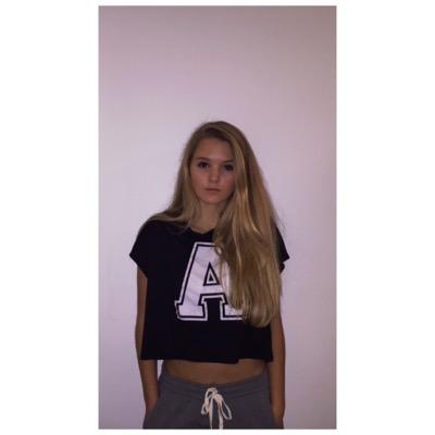 • Follow @sincerelyshawnn please ily and youre beautiul❤️ •