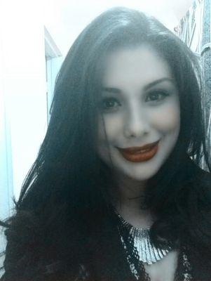 Comunicadora por elección. Animalista por devoción. Creyente y Surrealista. Solo eso, nada más.