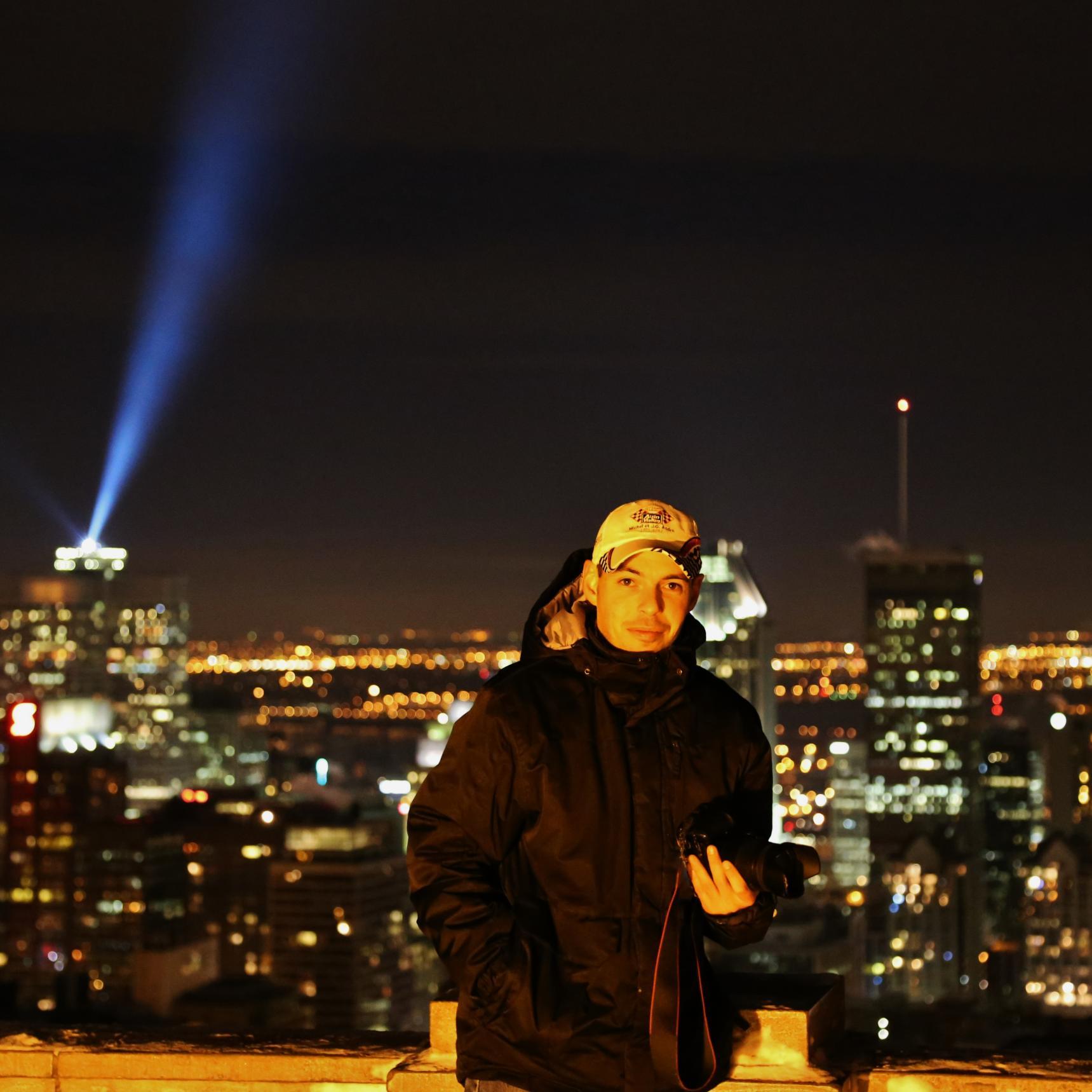 Firebuff, ancien photographe incendie, geek de météo, observateur volontaire pour @MeteoLaurentide et @ECCCMeteoQC je suis aussi un passionné de politique
