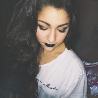 andrea followed u!!!! how lucky!!! hope u have a good day:-))))) u deserve it
