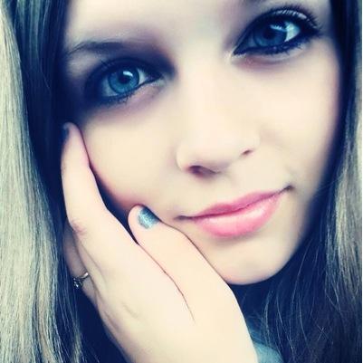 I'm a fun outgoing person Love to hang out with friends and family love to go out and have fun I have a daughter her name is Jackie blue and she was August52014