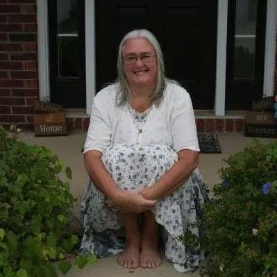 momofninecjf's profile picture. 9 kids. busy mom. single woman  etsy shop carolsbows