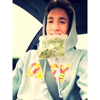 17
 Loud Pack                                                                 Follow my instagram.