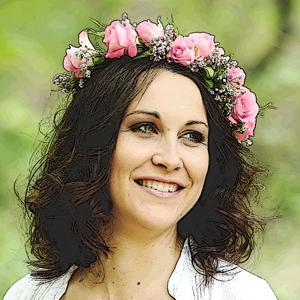 Maman de 4 enfants qui aime lorsqu'elle a le temps créer de petites choses pour eux mais aussi avec eux.