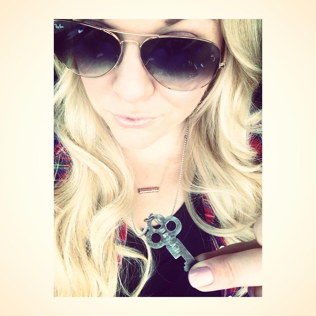 LittleLifeLuxe's profile picture. Dreamer, believer and overachiever. Passion for all things fashion, beauty, travel and bling. Living the luxe life one day and one glass of champagne at a time!