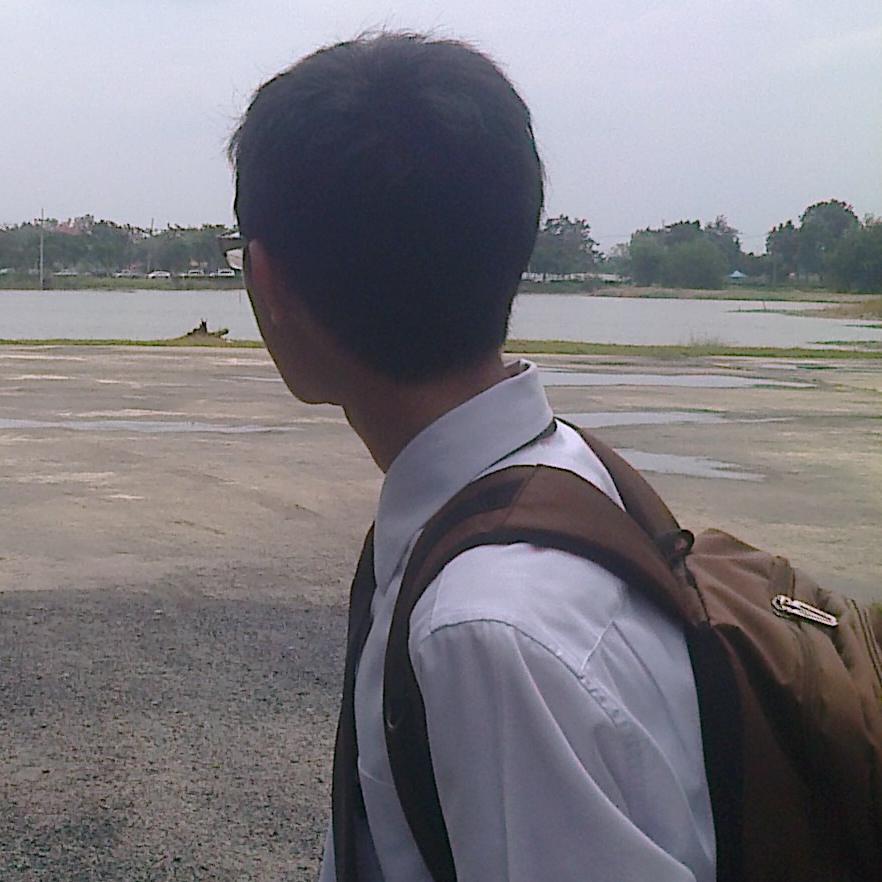 Someone who like to play video-game, read manga, interest in politics. Open this account for read other people's tweet.
