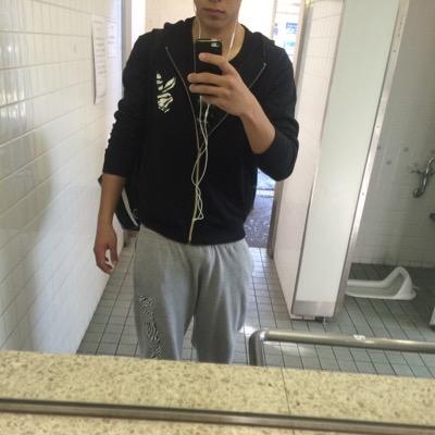 現16歳 CAS専用 誰でも気軽にフォローしてくださーい^_^ DM、返事は返しません。 顔見知りも、知らない人もフォローしてね^_^ 気分でCASするので、あんまりしないです(´;ω;`)初見さんいらっしゃい(*´﹀`*)