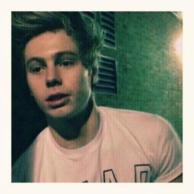 i like 5sos a lot