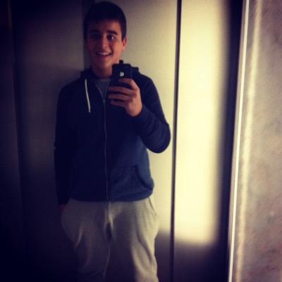 Estudiante de 4 ESO del Colegio Hispania Me gusta salir con mis amig@s y viajar ✈️.