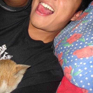 Ako si Kakanin. At ito ang kwento ng LASA ko At ang kinayod kong BUHAY • Yummy • Athletic • Fab • Animal Lover • Happy •