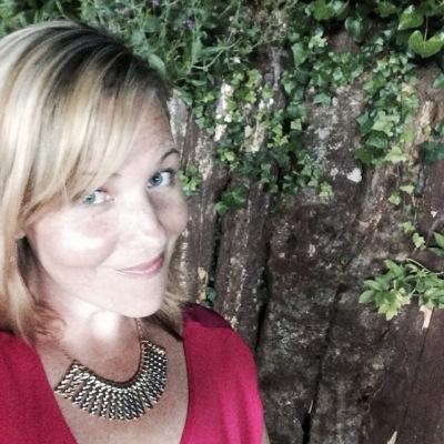 Mom to 4 boys and a Bernedoodle. Wife to a Co. Clare man. Culinary bad ass. OCM consultant. Seeks to set life on 🔥. Surrounded by those that fan the flames.
