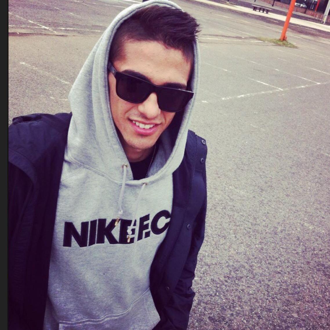 EzequielchuC's profile picture. Los amigos vienen y van, pero Dios siempre está ahí. / Lanzini (10) ♥