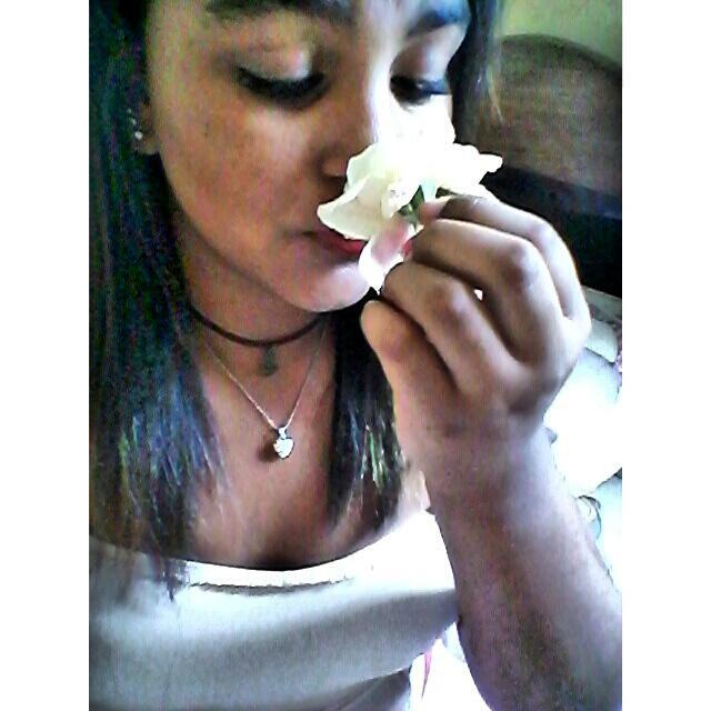 Entre o bem e o mal, eu fico com a paz. ☮☾☯