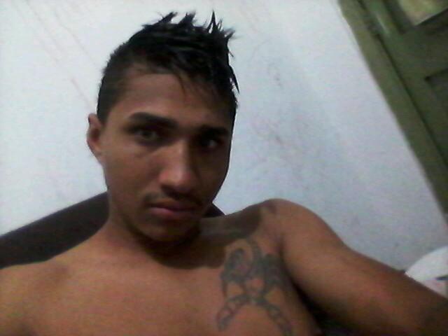 leokamiza19's profile picture. 