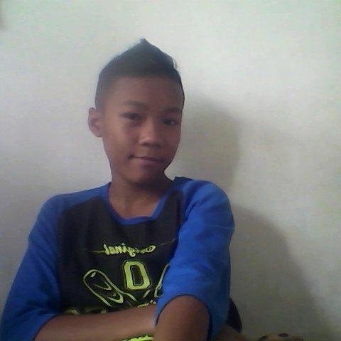 FB : Bara Kusumo
Favorite : Listening Music
Alamat : Kepuh,Bulu,Sukoharjo