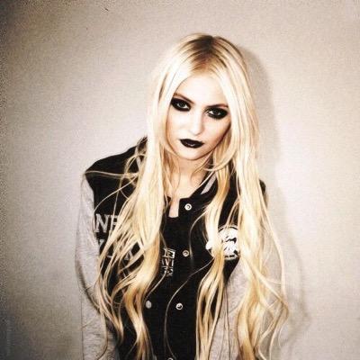 It's a fucked up world and I'm a fucked up girl. [21+|RP|Descriptive]