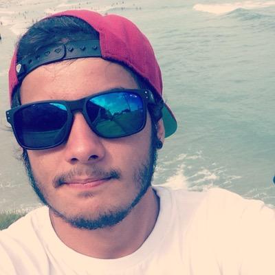 tipo um plastico, queimando dentro do seu corpo.