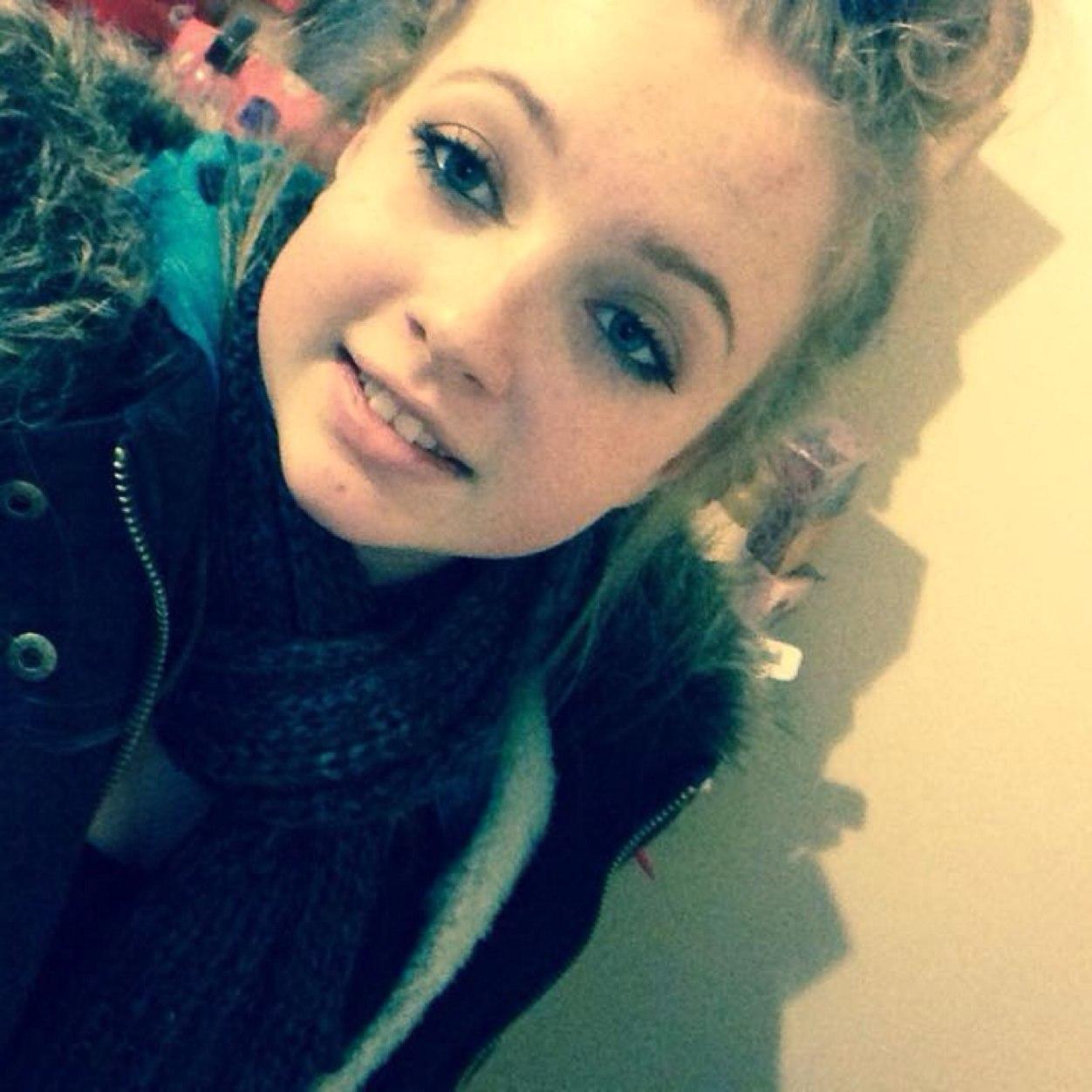 ugly 14 year old girl, who is inlove with four dorks who have helped me so much a.k.a luke hemmings , calum hood , ashton irwin , michael clifford! LUKE GIRL