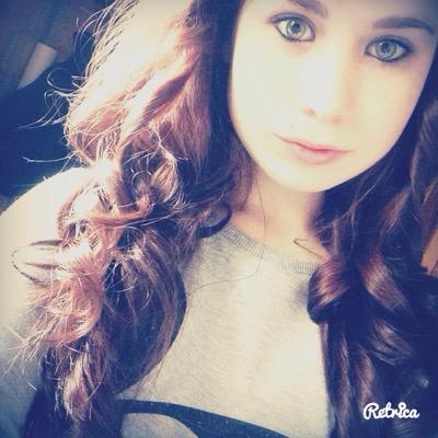 snap: lora.degreve
Insta: lora_degreve
