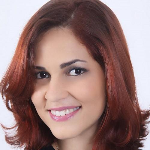Gosto de canções legais pra adormecer serena, sentadinha e coberta por cabelo. Sereníssima. #mysweetsong