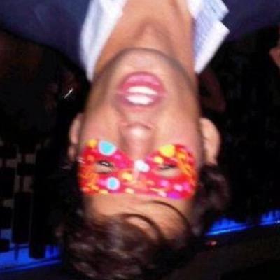 Blan_fel's profile picture. Bien alimentado pero mal peinado. Con esperanzas, con futuro pero con poca clase. (Primer fake de la historia de @Fel_blan)