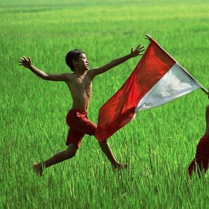 nyinyir bukanlah solusi, berbuatlah dengan sepenuh hati.