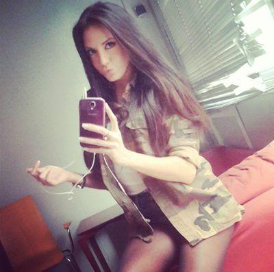 CF DE @Samira_Salome una diva. Samira nos sigue desde el 1-1-2015