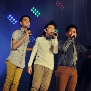@iqbaale @TeukuRyz @AlvaroMaldini1 :)