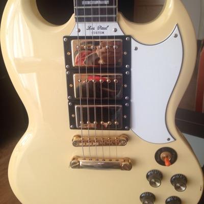 ASLGRAMPODER's profile picture. Nací en Sevilla vivi en pajaritos 10 estudie en los Escolapios, trabaje en Perfumería Pedro Gomez Velazquez 2 amigos J. Lopez, Mª C Varona Llanos y mas.