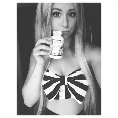 Hi Im Emily Im Eighteen and im a youtuber, and i sing a little too~~ I've got a blank space baby, and ill write your name~~ single rp