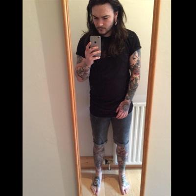 for beard lovers & tattoo enthusiasts ! Profile pic : @_sexpist0ls