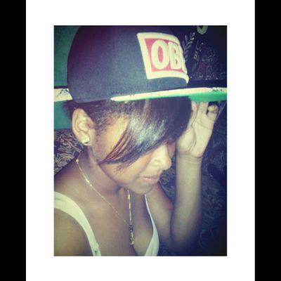 soy divertida,loca,gentil,agradable,me gusta cantar ,carismatica,bailar etc. *---*
