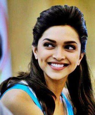 Die-hard fans of @DeepikaPadukone
We love u @deepikapadukone
Queen Of B'wood
#WeLoveYouDeepika