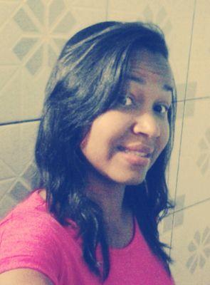 Sou igual a dinheiro...
Difícil de ter... 
Sorte de qm achar...
E azar de qm perdeu !  ✌