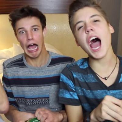 Hey guys! This is a free follow acct! Please follow @breezyespinosa