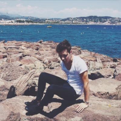 PrivtAlfie's profile picture. Pointless Bio.