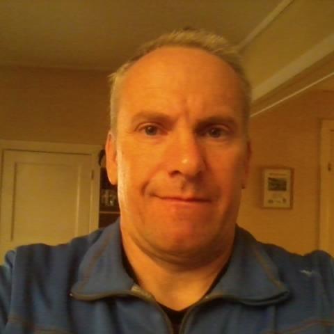 Mann 59,år!.(Nord-Trønder).Glad i dyr,natur,reising,Glad i sport!( Ski,hopp,skiskyting og m,m) liker også veteran idrett.( 60m,200m,legde u/ tilløp og kule.