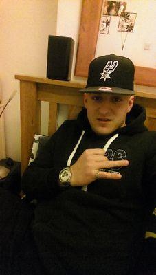 21 year Old Music Enthusiast, Jus Doin My Thing n Living Life !!