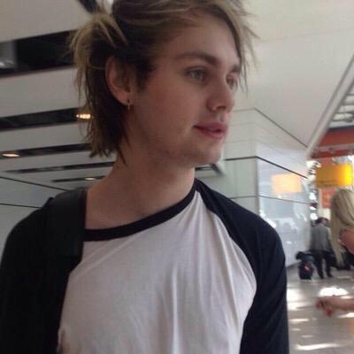 please go follow @soulfulmgc !! ask for a follos back :)