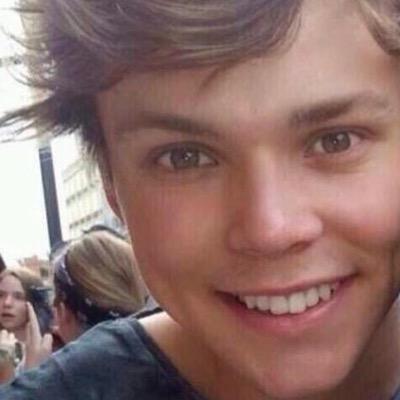 wonderlrhx's profile picture. hi cutie, go follow @deepthroatmuke and ask for a follow back