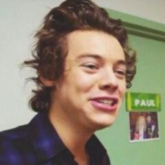Hiii cutie could you please rt my first tweet thank you so much :D