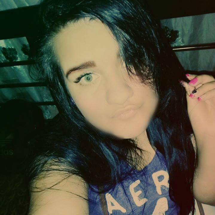 Soii una chica mui tranquila pero caundo em ahcen enojar me enojo ! soi divertida! amigable me gusta hacer amig@s :)