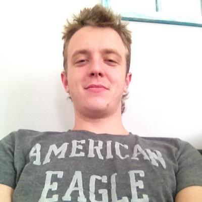 22 Port Moody BC single loving life :)
blonde hair blue eyes ig:garrettwinkler420