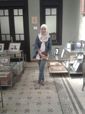 Andi_fadilla15's profile picture. Fakultas Ilmu Budaya Sastra Inggris di Universitas Dian Nuswantoro (UDINUS) Semarang