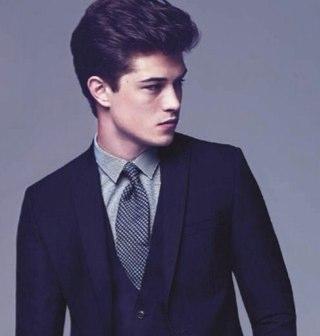 Mannequin. Je domine, tu t'incline.
