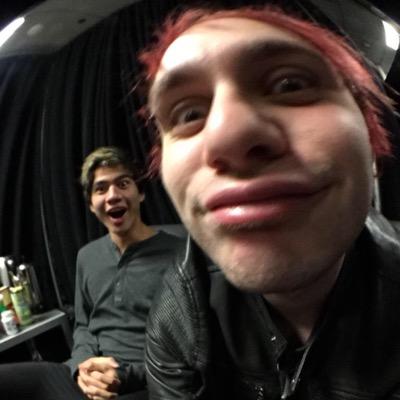sorry for the scare but rt link in bio please! oh an follow @CliffordImagine bc close to goal..