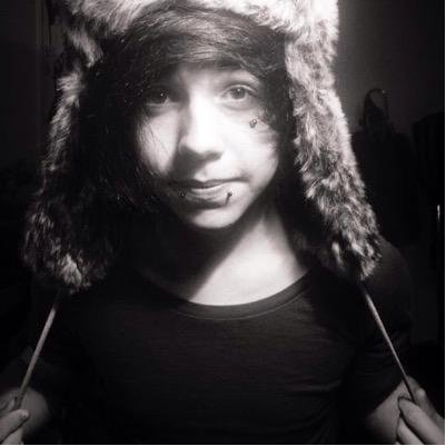 ||I hate this town it's so washed up and all my friends don't give a fuck.|| your so beautiful to me.